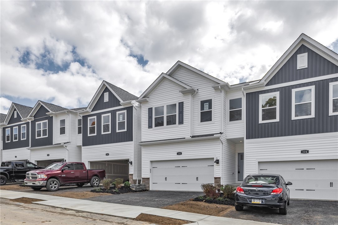 126 Scotland Ln