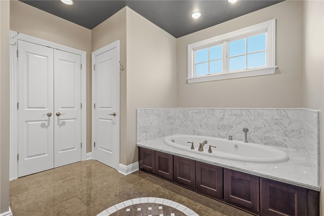 Pittsburgh, Pennsylvania, 15217, United States, 6 Bedrooms Bedrooms, ,6 BathroomsBathrooms,Residential,Active,2023359