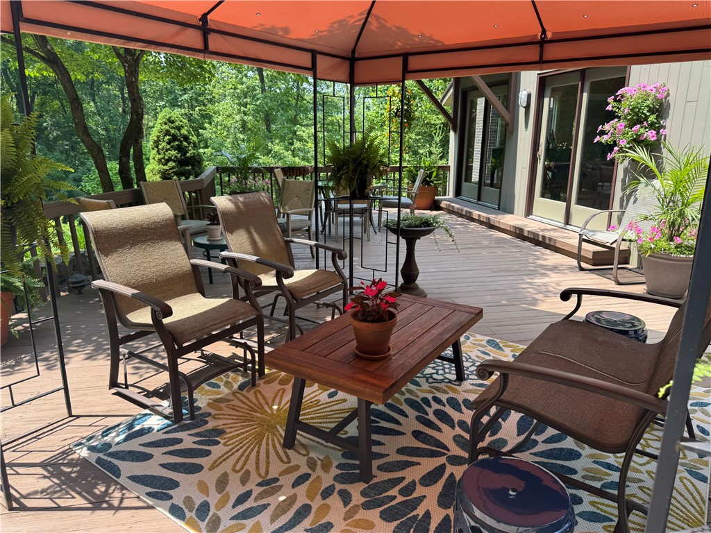 White Twp, Pennsylvania 15701, United States, 4 Bedrooms Bedrooms, ,4 BathroomsBathrooms,Residential,Active,219661