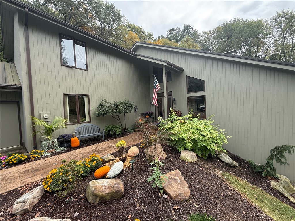 White Twp, Pennsylvania 15701, United States, 4 Bedrooms Bedrooms, ,4 BathroomsBathrooms,Residential,Active,219661