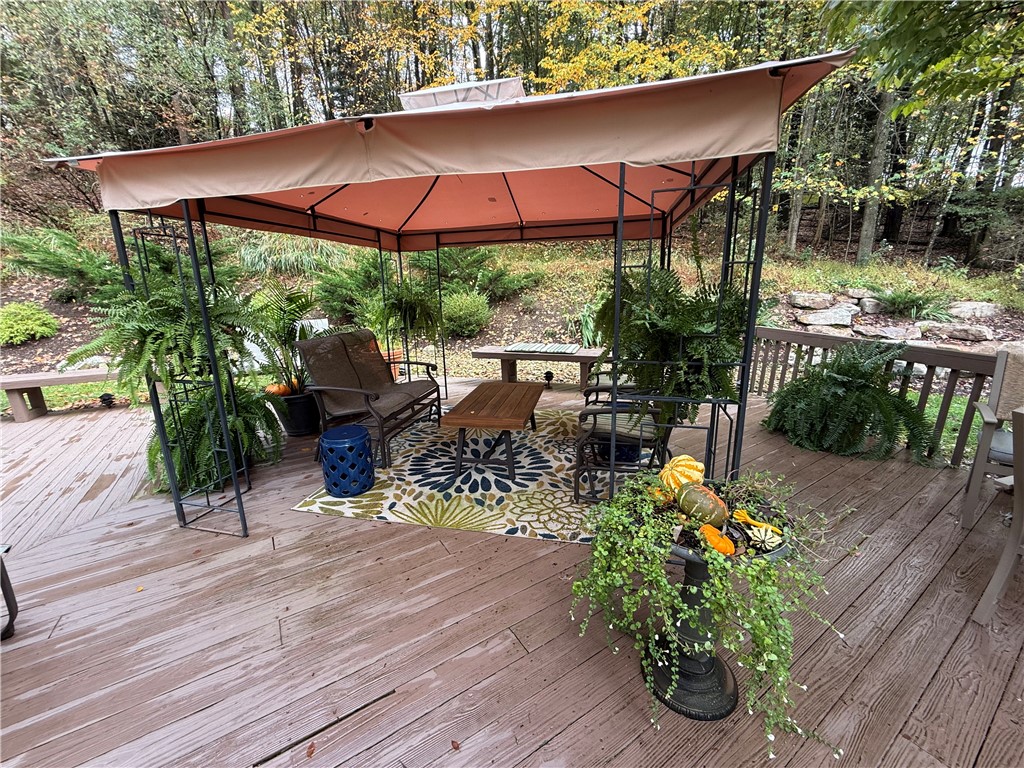 White Twp, Pennsylvania 15701, United States, 4 Bedrooms Bedrooms, ,4 BathroomsBathrooms,Residential,Active,219661