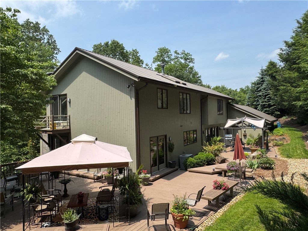 White Twp, Pennsylvania 15701, United States, 4 Bedrooms Bedrooms, ,4 BathroomsBathrooms,Residential,Active,219661