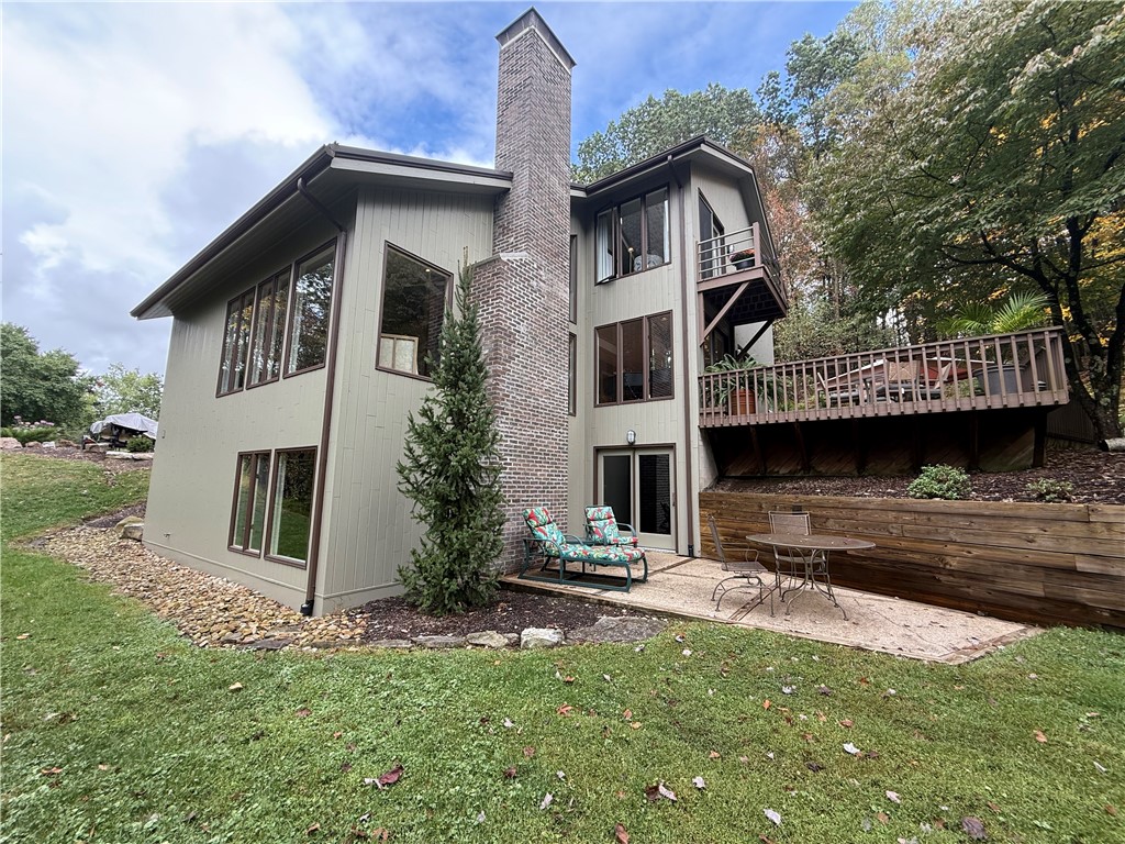 White Twp, Pennsylvania 15701, United States, 4 Bedrooms Bedrooms, ,4 BathroomsBathrooms,Residential,Active,219661