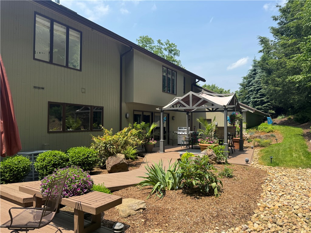 White Twp, Pennsylvania 15701, United States, 4 Bedrooms Bedrooms, ,4 BathroomsBathrooms,Residential,Active,219661