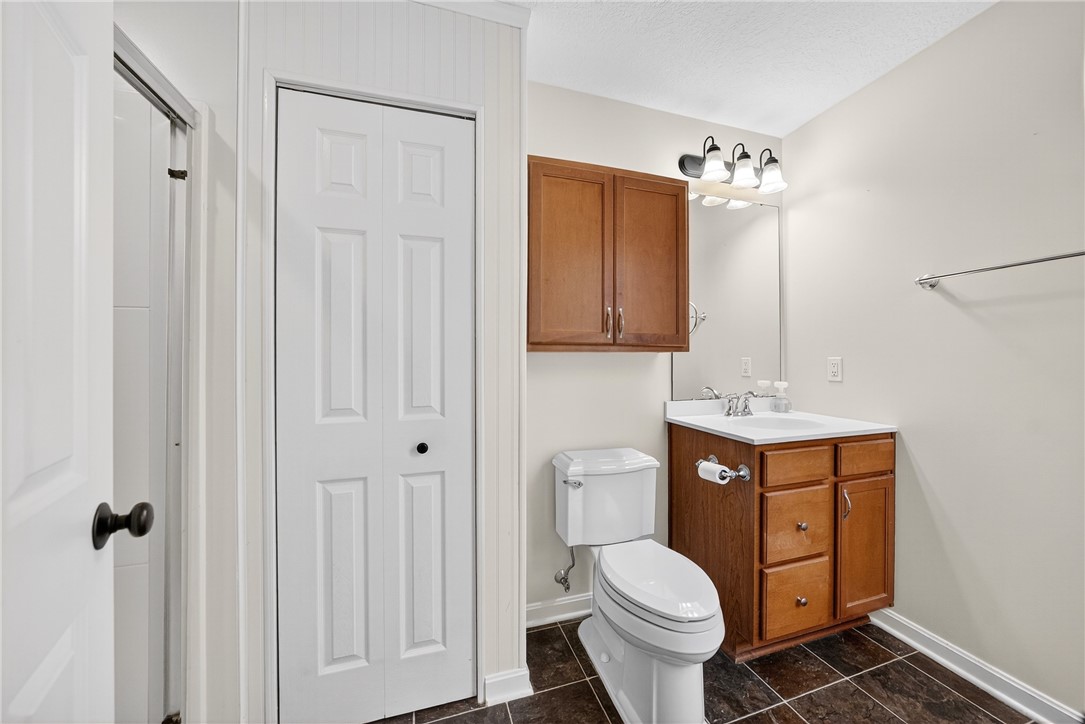 South Strabane, Pennsylvania 15301, United States, 4 Bedrooms Bedrooms, ,3 BathroomsBathrooms,Residential,Contingent,160910