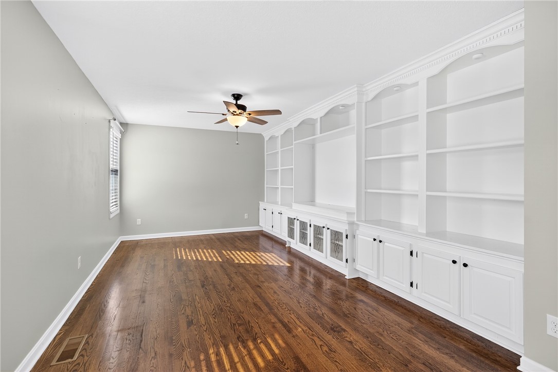 South Strabane, Pennsylvania 15301, United States, 4 Bedrooms Bedrooms, ,3 BathroomsBathrooms,Residential,Contingent,160910