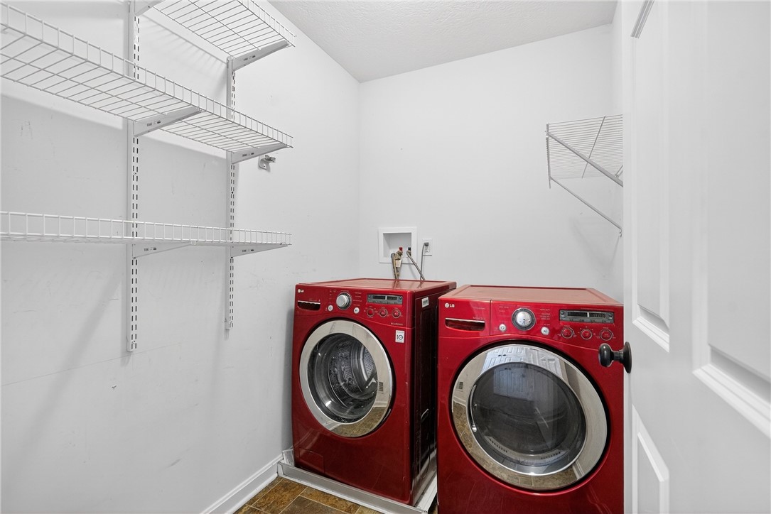 South Strabane, Pennsylvania 15301, United States, 4 Bedrooms Bedrooms, ,3 BathroomsBathrooms,Residential,Contingent,160910