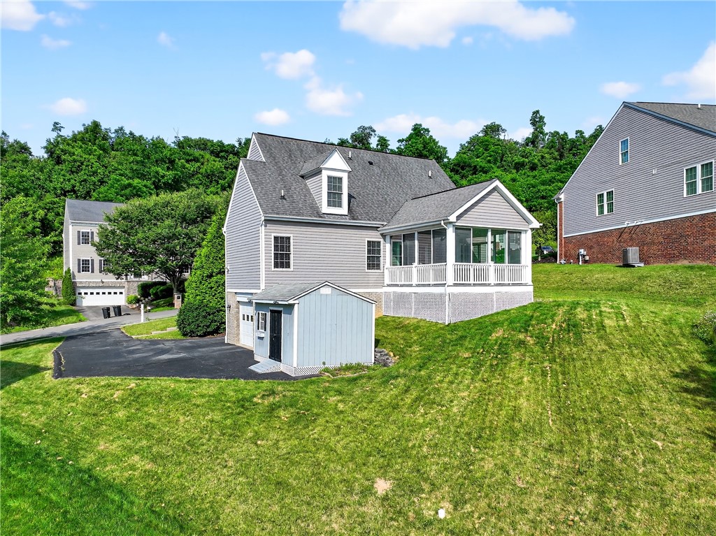 South Strabane, Pennsylvania 15301, United States, 4 Bedrooms Bedrooms, ,3 BathroomsBathrooms,Residential,Contingent,160910