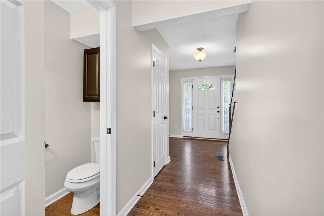 South Strabane, Pennsylvania 15301, United States, 4 Bedrooms Bedrooms, ,3 BathroomsBathrooms,Residential,Contingent,160910