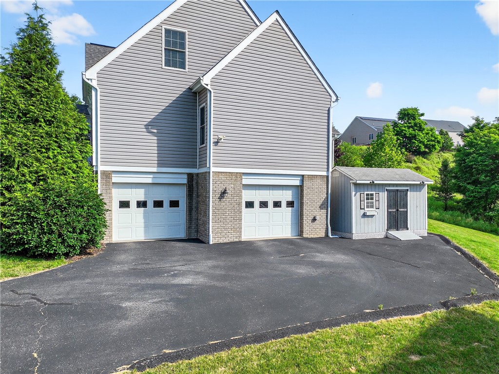 South Strabane, Pennsylvania 15301, United States, 4 Bedrooms Bedrooms, ,3 BathroomsBathrooms,Residential,Contingent,160910