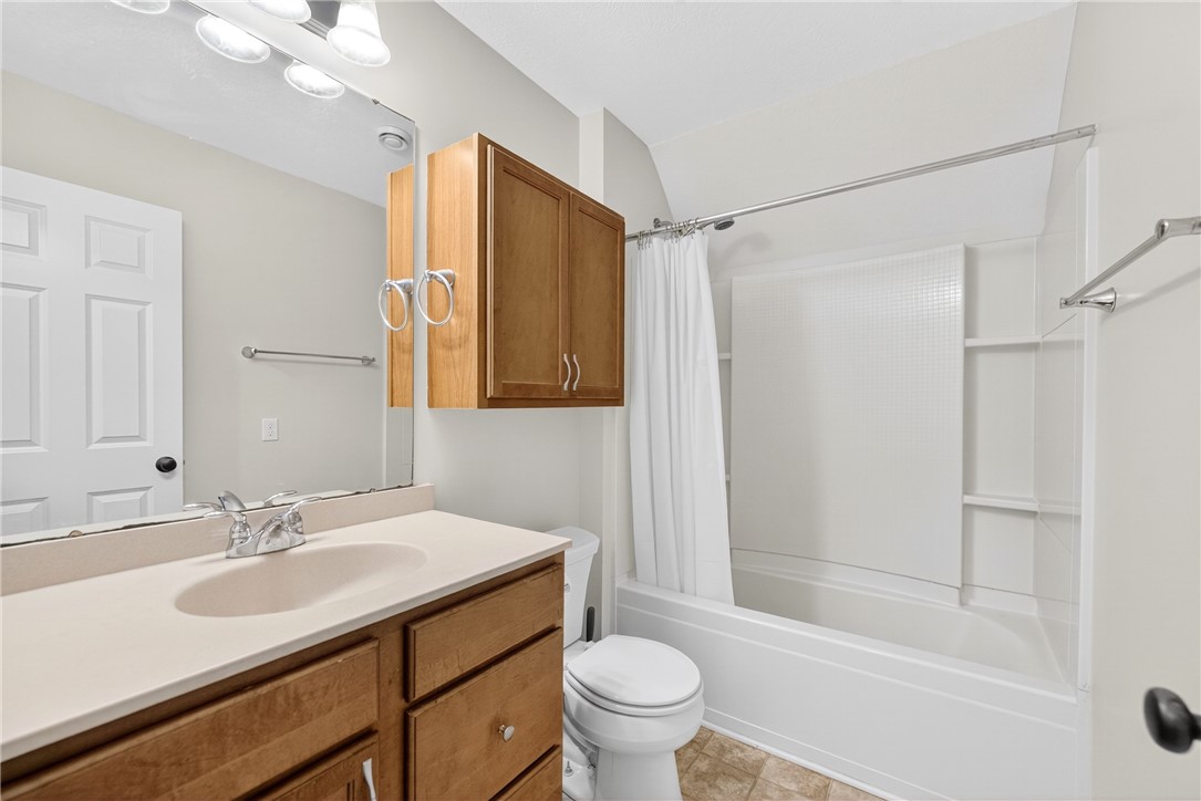 South Strabane, Pennsylvania 15301, United States, 4 Bedrooms Bedrooms, ,3 BathroomsBathrooms,Residential,Contingent,160910