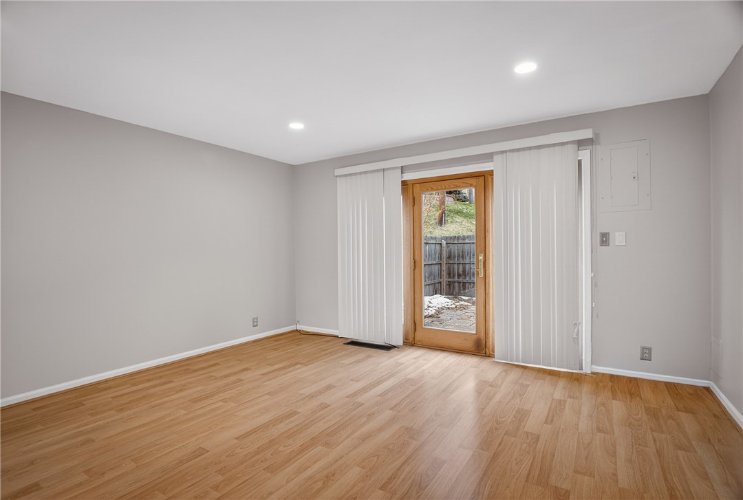 Scott Twp, Pennsylvania 15216, United States, 2 Bedrooms Bedrooms, ,2 BathroomsBathrooms,Residential,Active,254398