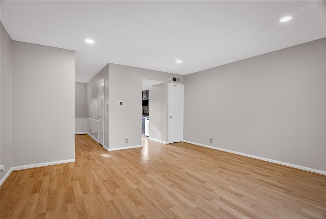 Scott Twp, Pennsylvania 15216, United States, 2 Bedrooms Bedrooms, ,2 BathroomsBathrooms,Residential,Active,254398