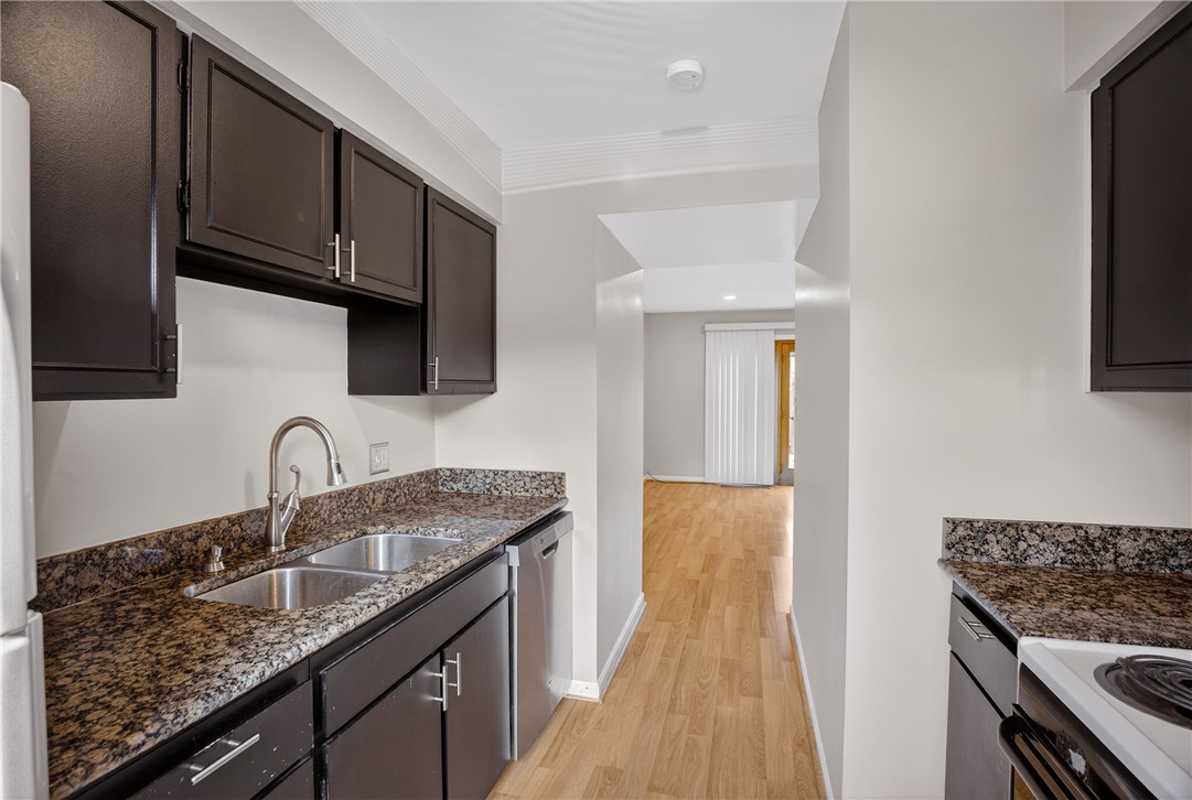 Scott Twp, Pennsylvania 15216, United States, 2 Bedrooms Bedrooms, ,2 BathroomsBathrooms,Residential,Active,254398