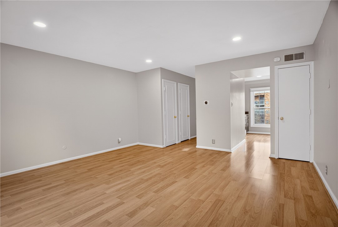 Scott Twp, Pennsylvania 15216, United States, 2 Bedrooms Bedrooms, ,2 BathroomsBathrooms,Residential,Active,254398