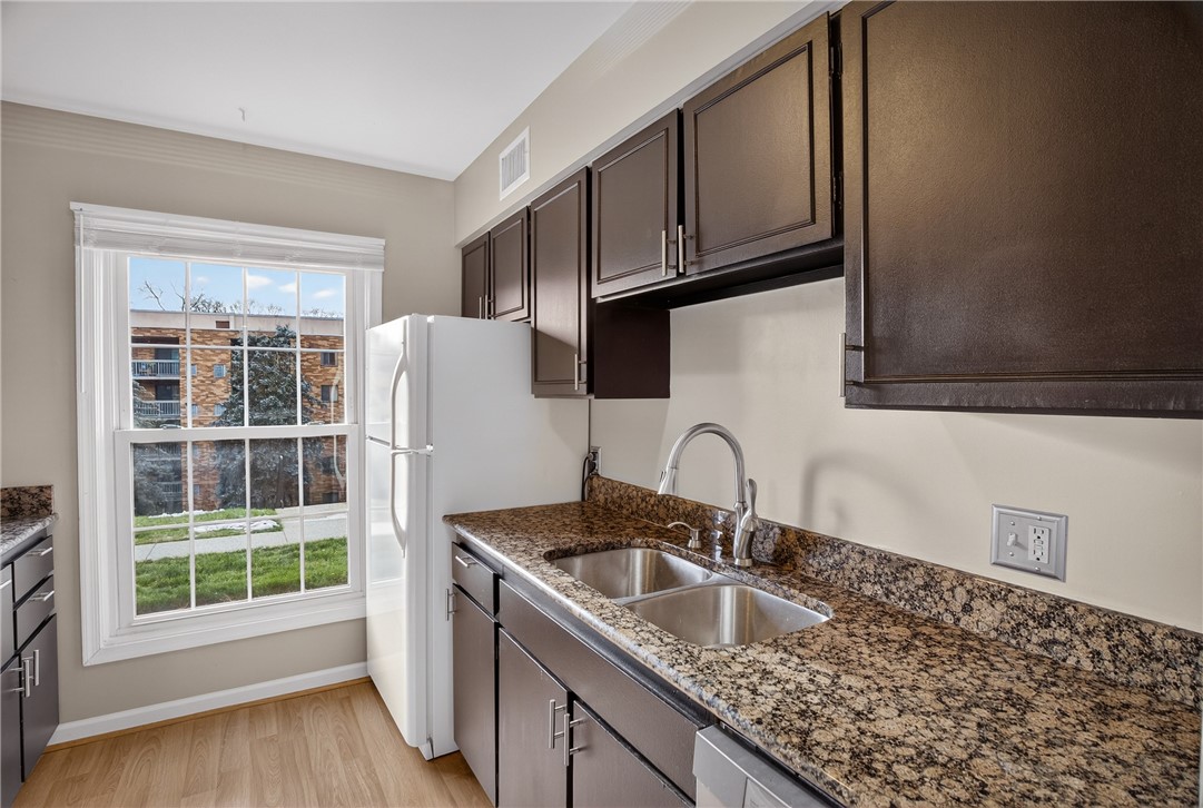 Scott Twp, Pennsylvania 15216, United States, 2 Bedrooms Bedrooms, ,2 BathroomsBathrooms,Residential,Active,254398