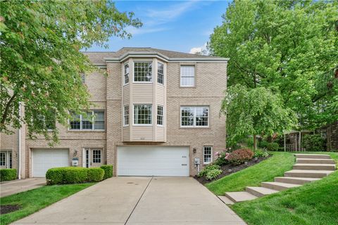 4531 Bucktail Dr Hampton PA 15101