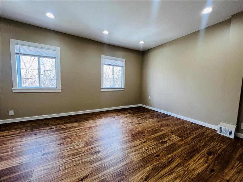 South Side, Pennsylvania 15203, United States, 3 Bedrooms Bedrooms, ,2 BathroomsBathrooms,Residential,Active,6751