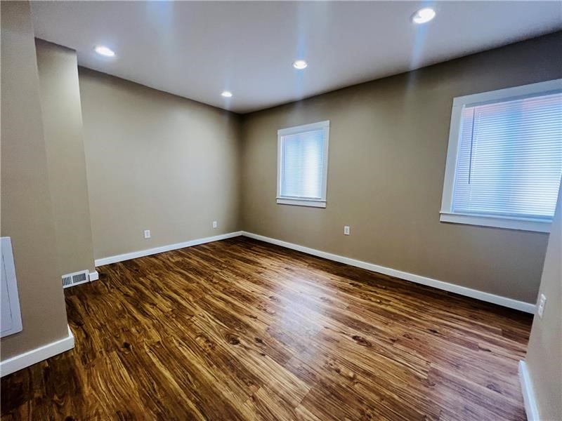 South Side, Pennsylvania 15203, United States, 3 Bedrooms Bedrooms, ,2 BathroomsBathrooms,Residential,Active,6751