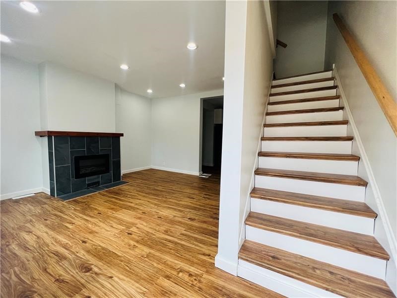 South Side, Pennsylvania 15203, United States, 3 Bedrooms Bedrooms, ,2 BathroomsBathrooms,Residential,Active,6751
