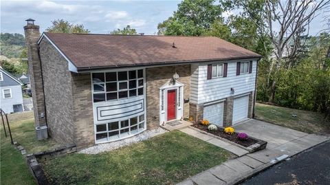 Photo of 5617 Wickliff St, Pittsburgh, PA 15201 (MLS # 1742851)