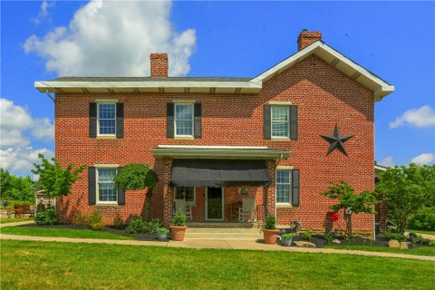 Photo of 1024 Silver Ln, Mckees Rocks, PA 15136 (MLS # 1760692)