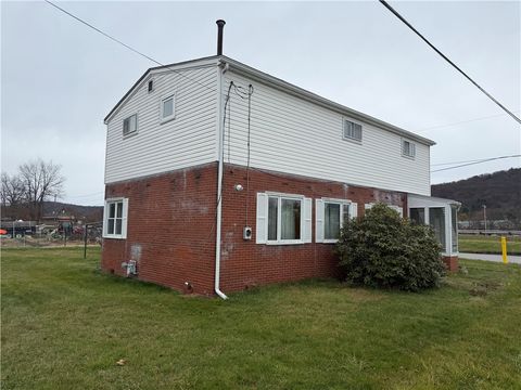 Photo of 23 Glenwood Ave, Bradford, PA 16701 (MLS # 1732024)