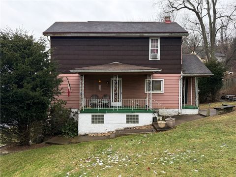 Photo of 727 Thompson Str St, Turtle Creek, PA 15145 (MLS # 1747954)
