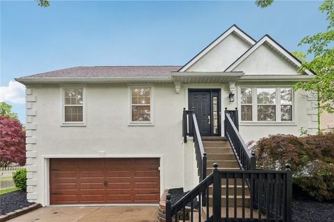 219 Randy Ln Moon/Crescent Twp PA 15108