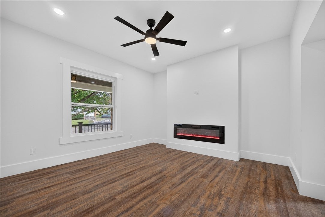 1427 Duss Ave