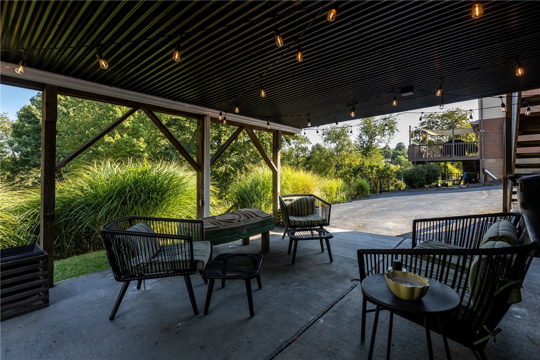 Ross Twp, Pennsylvania 15237, United States, 3 Bedrooms Bedrooms, ,3 BathroomsBathrooms,Residential,Contingent,207270