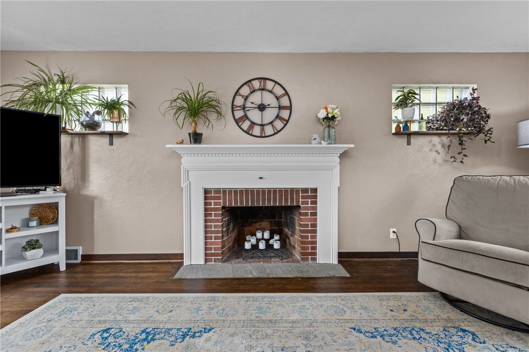 Ross Twp, Pennsylvania 15237, United States, 3 Bedrooms Bedrooms, ,3 BathroomsBathrooms,Residential,Contingent,207270