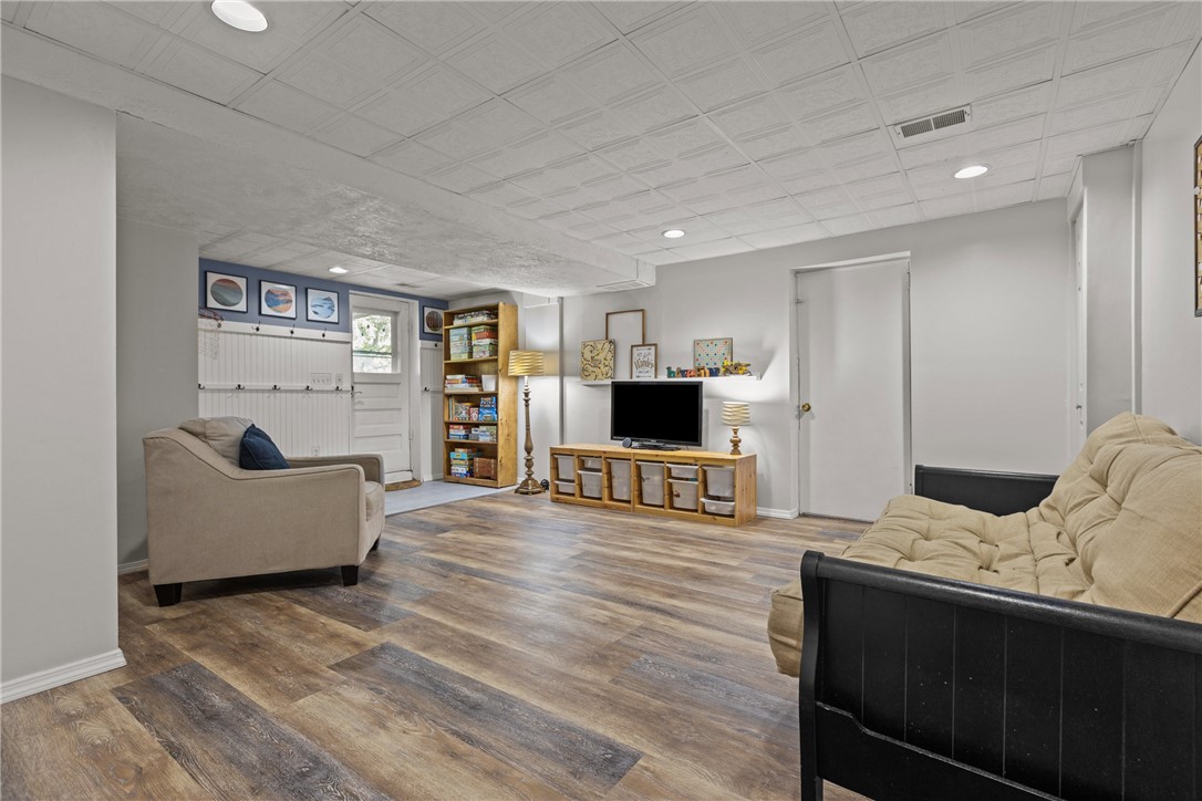 Ross Twp, Pennsylvania 15237, United States, 3 Bedrooms Bedrooms, ,3 BathroomsBathrooms,Residential,Contingent,207270