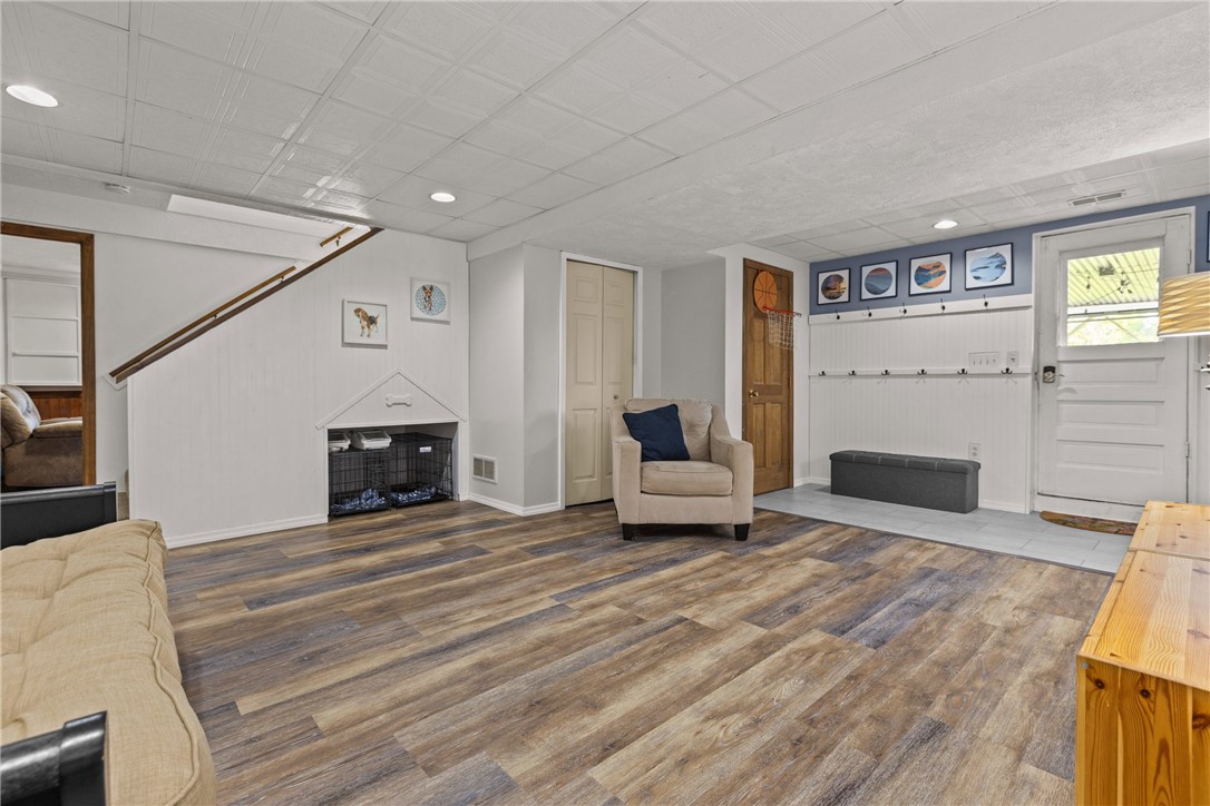 Ross Twp, Pennsylvania 15237, United States, 3 Bedrooms Bedrooms, ,3 BathroomsBathrooms,Residential,Contingent,207270