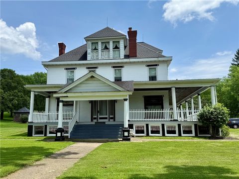 Photo of 1921 Mcintyre Rd, Shelocta, PA 15774 (MLS # 1744345)