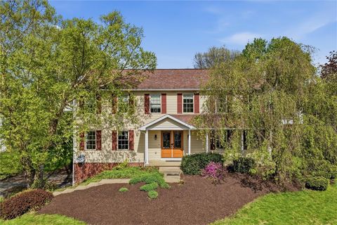 Photo of 105 Bayberry Ln, Cranberry Twp, PA 16066 (MLS # 1749806)