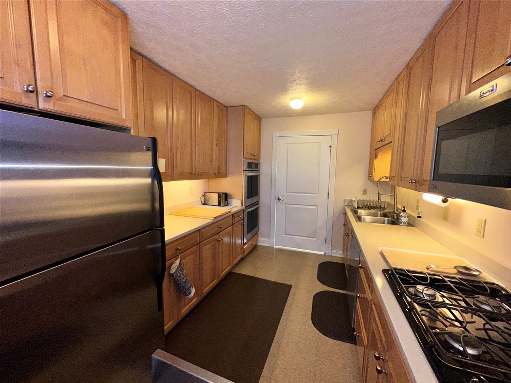 Connellsville, Pennsylvania 15425, United States, ,Commercial,Active,93811