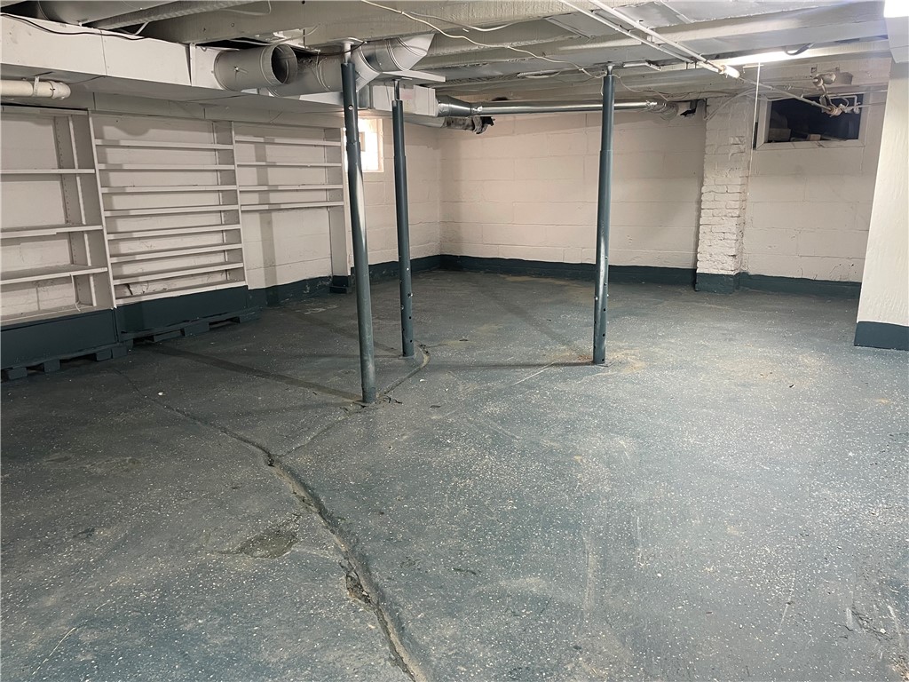 City Of But NE, Pennsylvania 16001, United States, 5 Bedrooms Bedrooms, ,2 BathroomsBathrooms,Residential,Contingent,1148