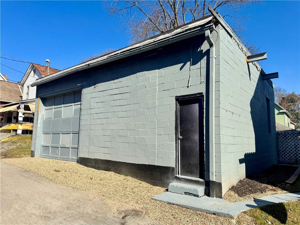 City Of But NE, Pennsylvania 16001, United States, 5 Bedrooms Bedrooms, ,2 BathroomsBathrooms,Residential,Contingent,1148