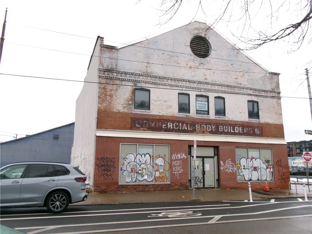 2227 Penn Ave