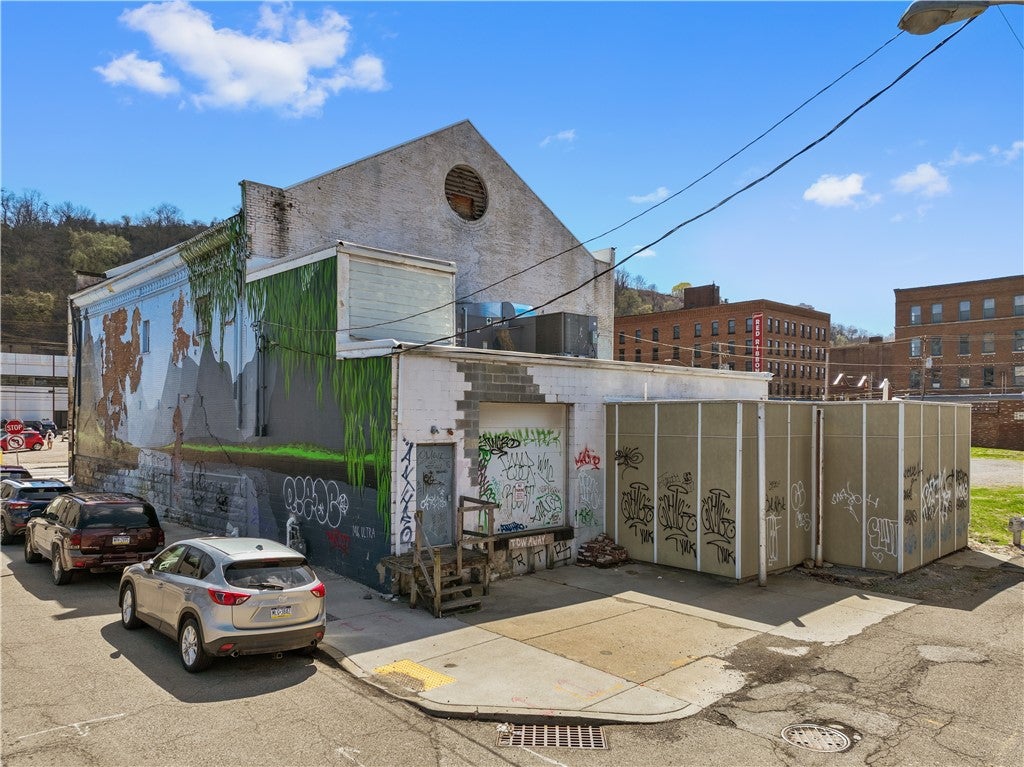 2227 Penn Ave