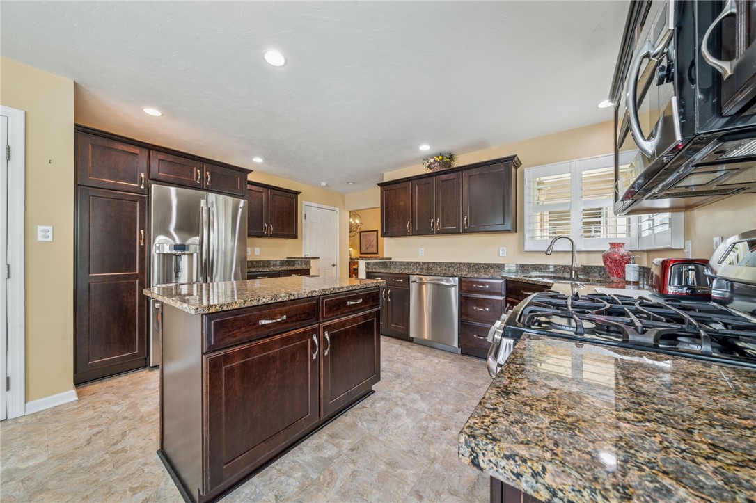 Unity Twp, Pennsylvania 15601, United States, 2 Bedrooms Bedrooms, ,2 BathroomsBathrooms,Residential,Pending,184049