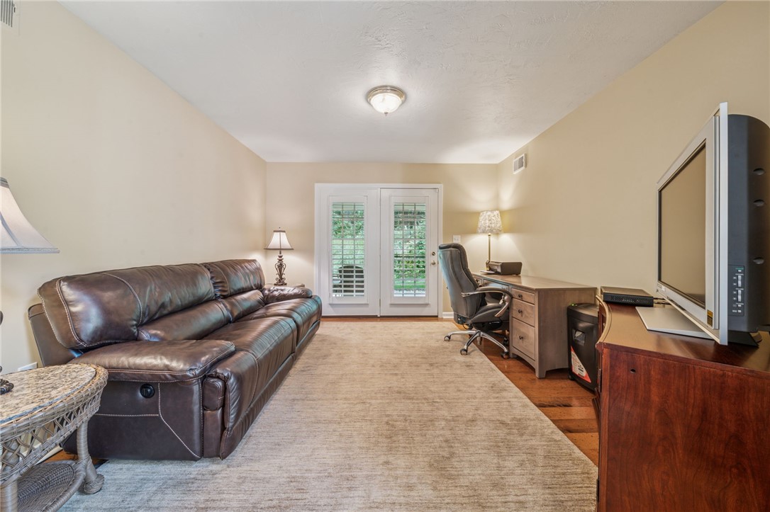 Unity Twp, Pennsylvania 15601, United States, 2 Bedrooms Bedrooms, ,2 BathroomsBathrooms,Residential,Pending,184049