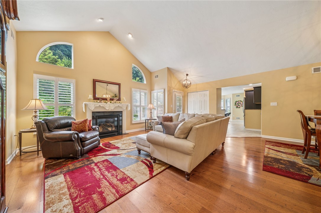 Unity Twp, Pennsylvania 15601, United States, 2 Bedrooms Bedrooms, ,2 BathroomsBathrooms,Residential,Pending,184049