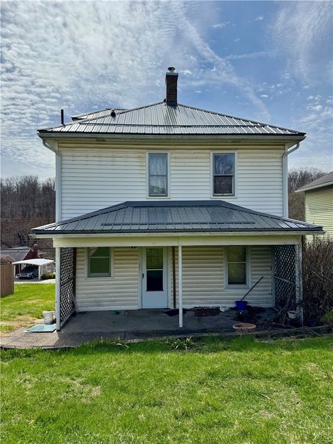 Photo of 1824 Jefferson Ave, Washington, PA 15301 (MLS # 1745069)