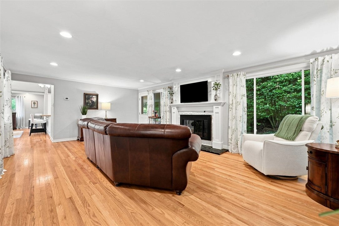 127 Brookside Blvd