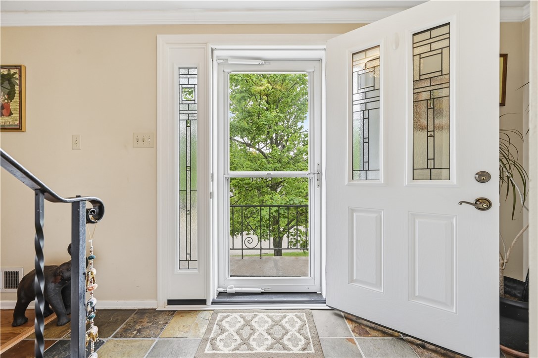 102 Evandale Dr