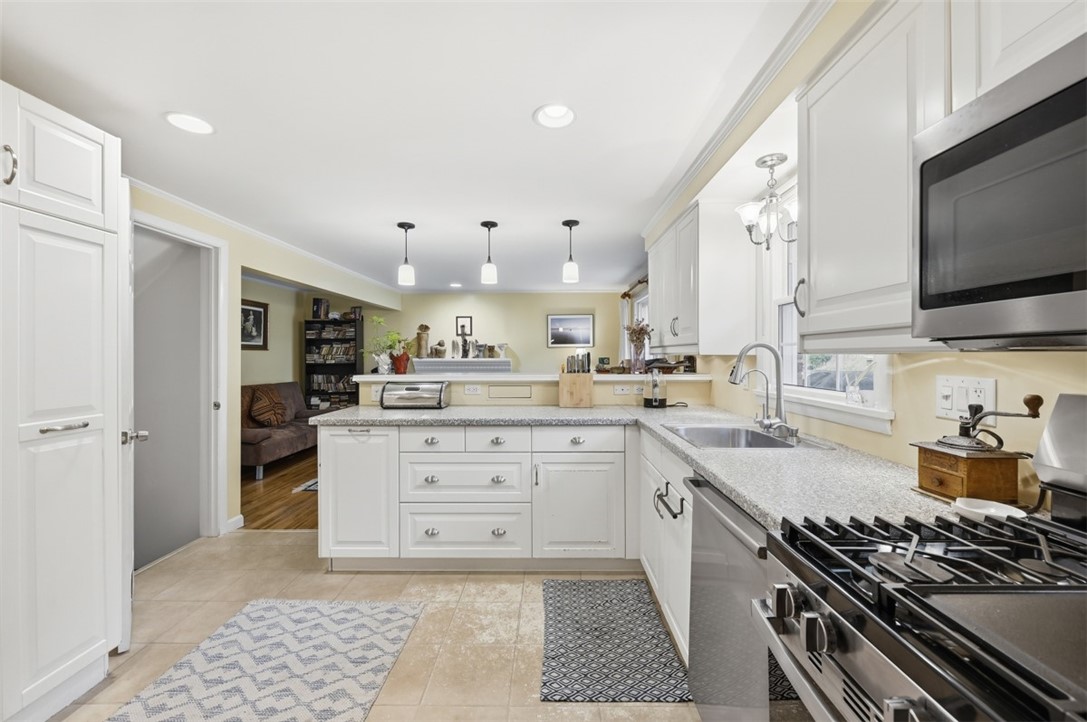 102 Evandale Dr