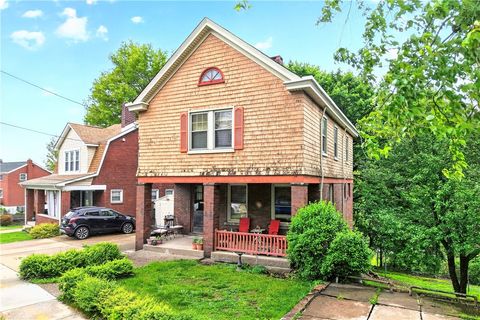 Photo of 641 Center Ave, Bellevue, PA 15202 (MLS # 1751895)