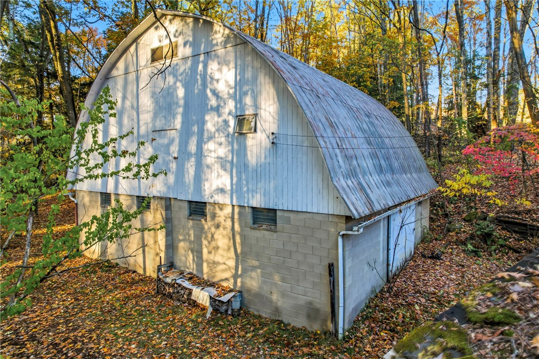 Pymatuning Twp, Pennsylvania 16154, United States, 4 Bedrooms Bedrooms, ,2 BathroomsBathrooms,Residential,Active,241796